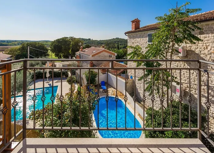 Stone House Nera With Pool Gostinjska kuća 4*