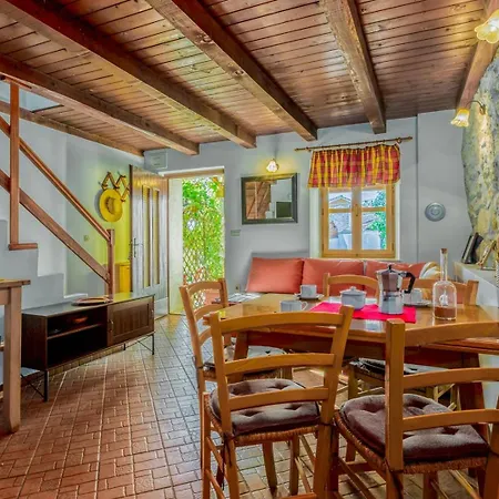 Stone House Nera With Pool Affittacamere