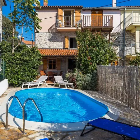 Penzion Stone House Nera With Pool 4*