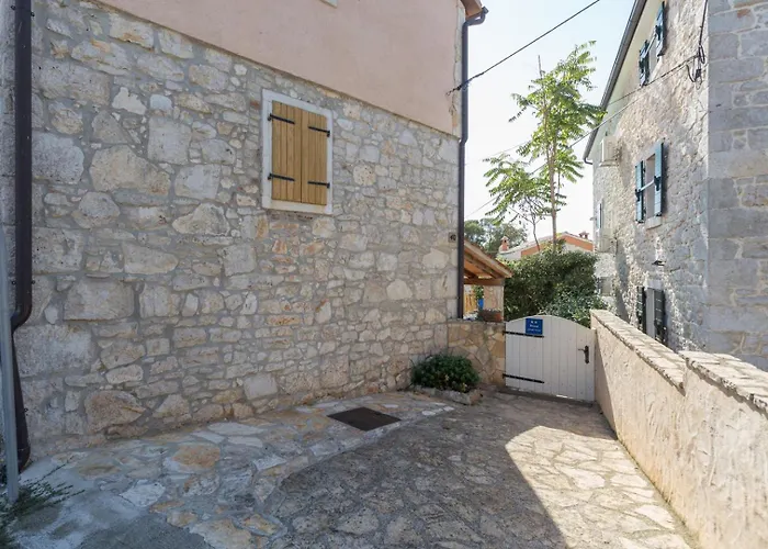 Stone House Nera With Pool Affittacamere 4*